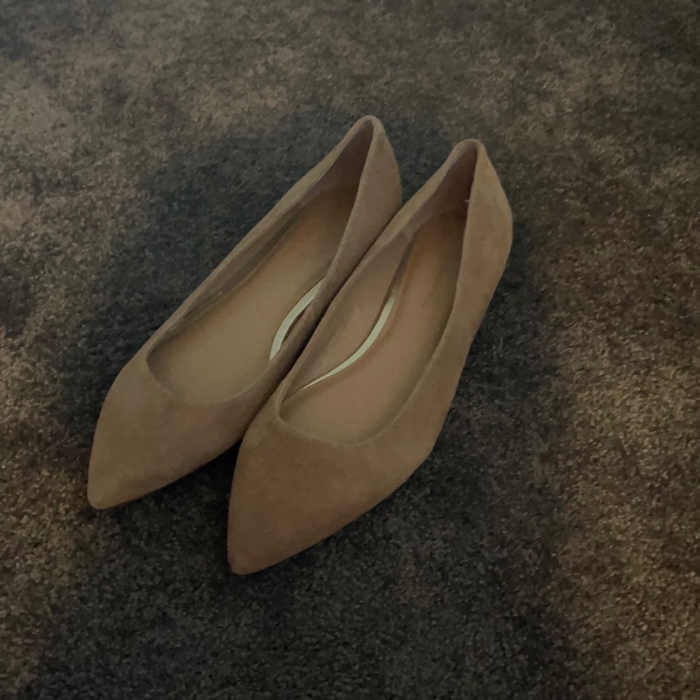 Ladies suede beige flats